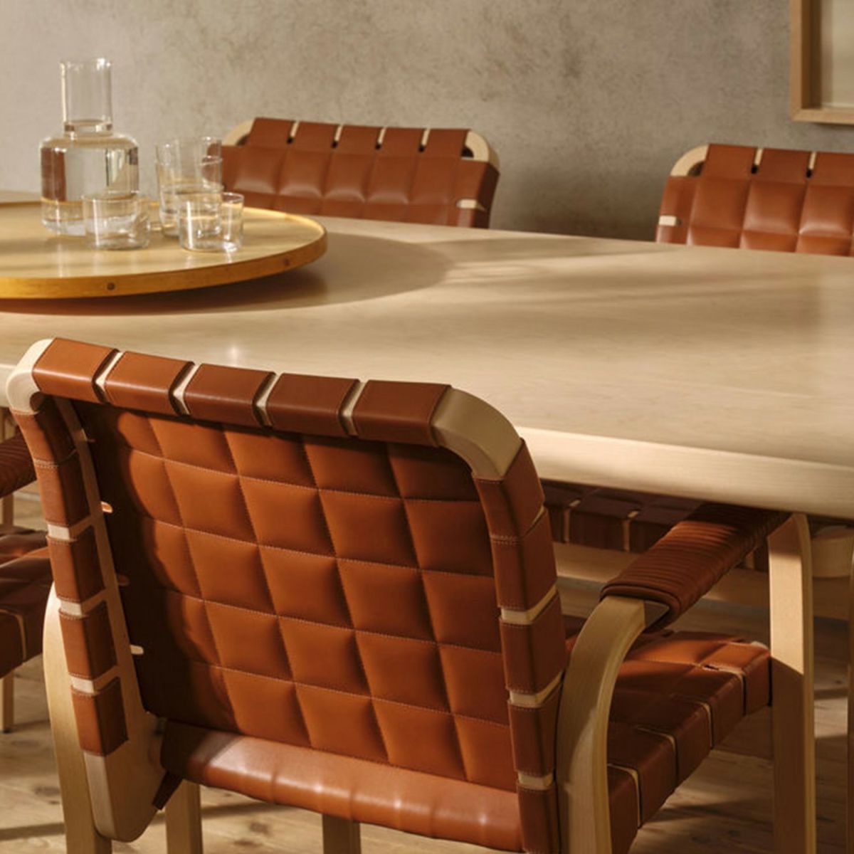 Artek アルテック 45 Armchair 45 アームチェア ラウンジチェア バーチ ナチュラルラッカー キルティングレザー エレガンスレザー アームレスト：レザーチューブ巻き デザイン：アルヴァ・アアルト