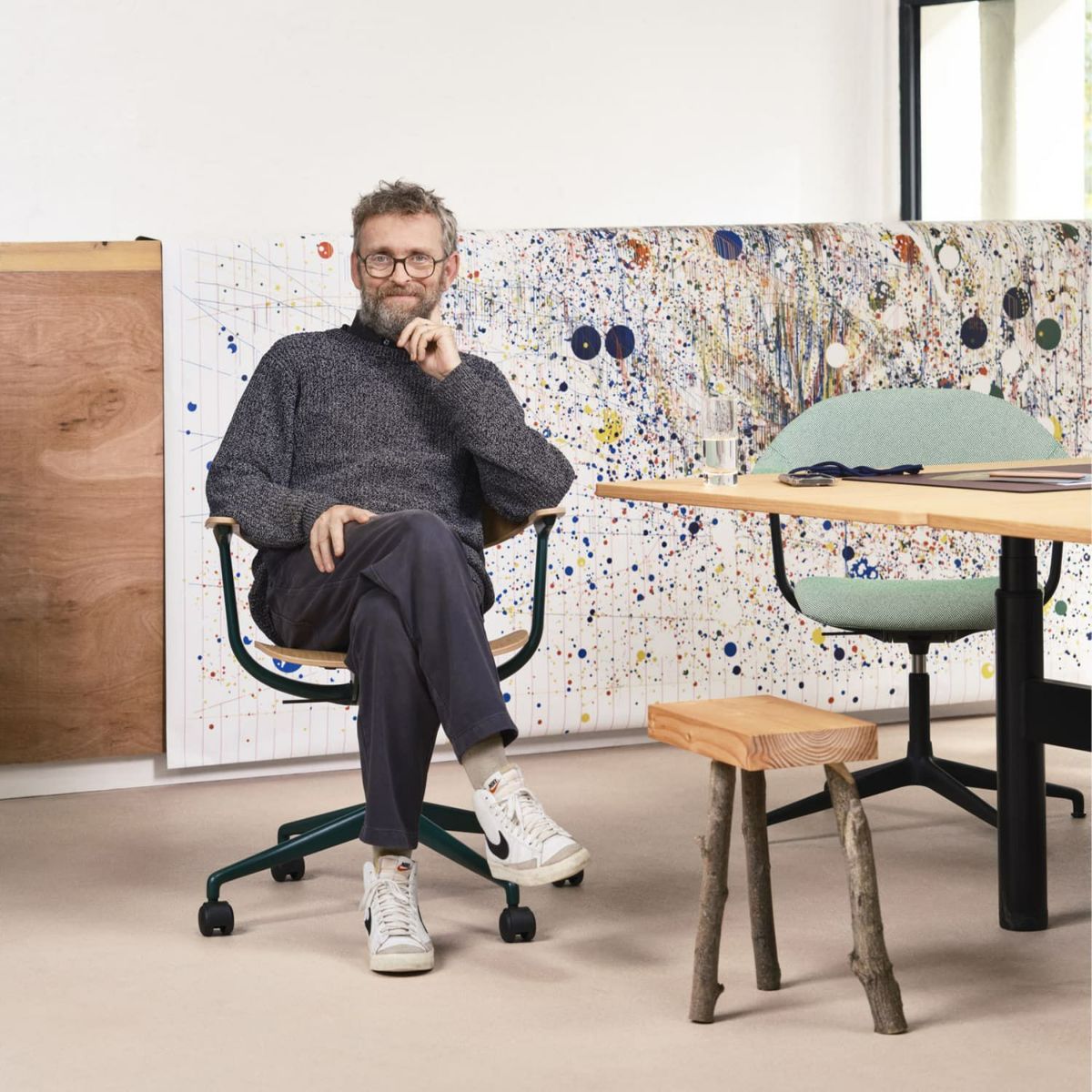 Vitra ヴィトラ Mynt ミント 4スターベース シート＆バックレスト：プライウッド ベースカラー：4色 デザイン：エルワン・ブルレック