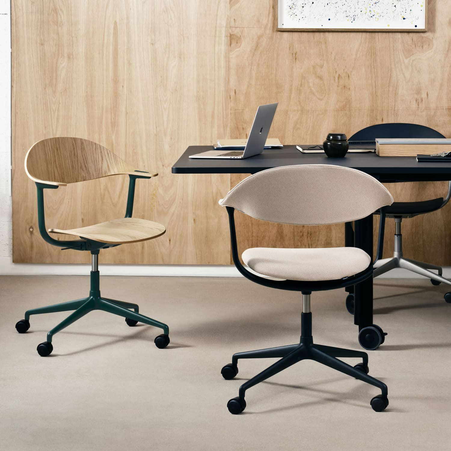 Vitra ヴィトラ Mynt ミント 4スターベース シート＆バックレスト：プライウッド ベースカラー：4色 デザイン：エルワン・ブルレック
