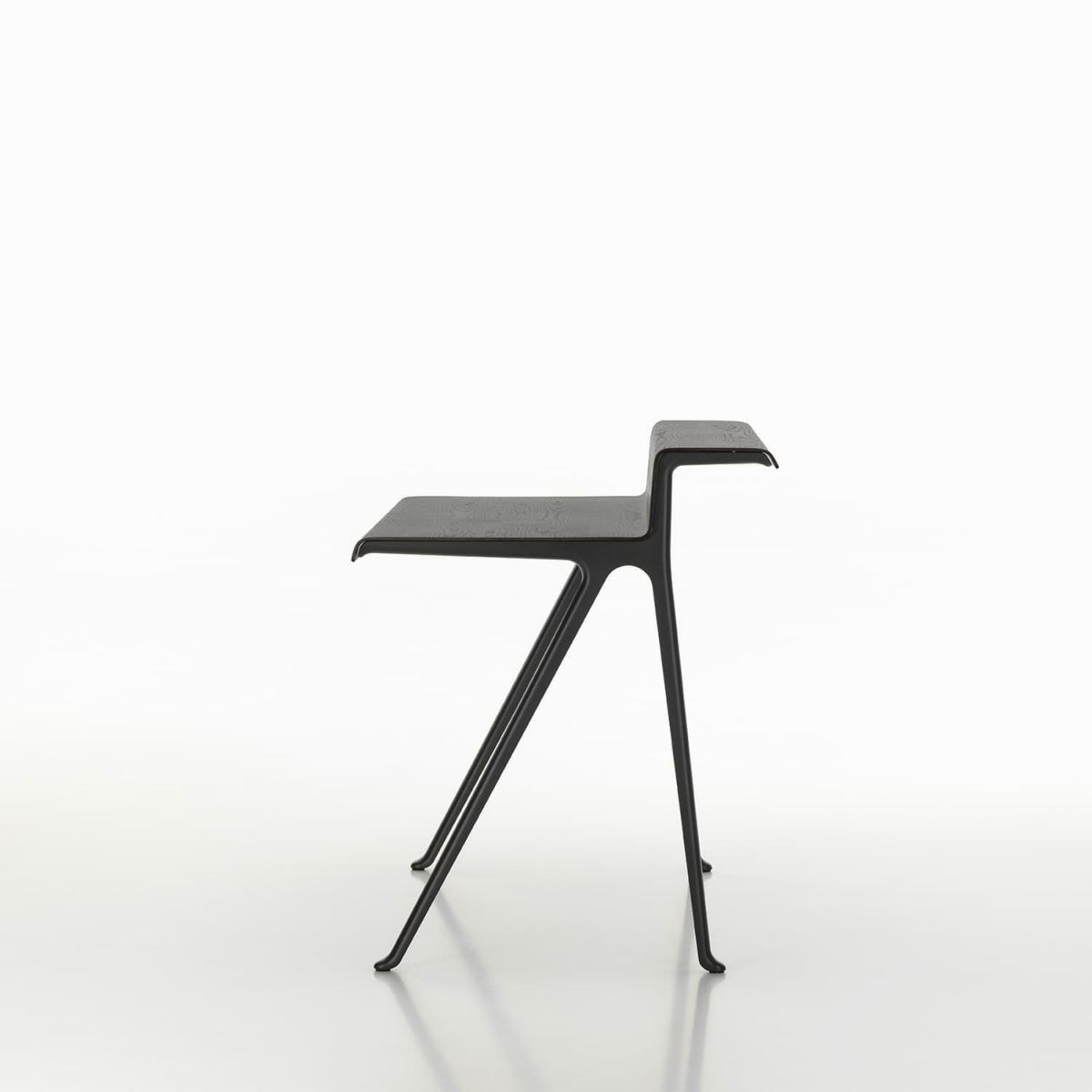 Vitra ヴィトラ Courier クーリエ サイズ：120×72.5cm 天板：2種類 ベース：3色 デザイン：ロナン・ブルレック