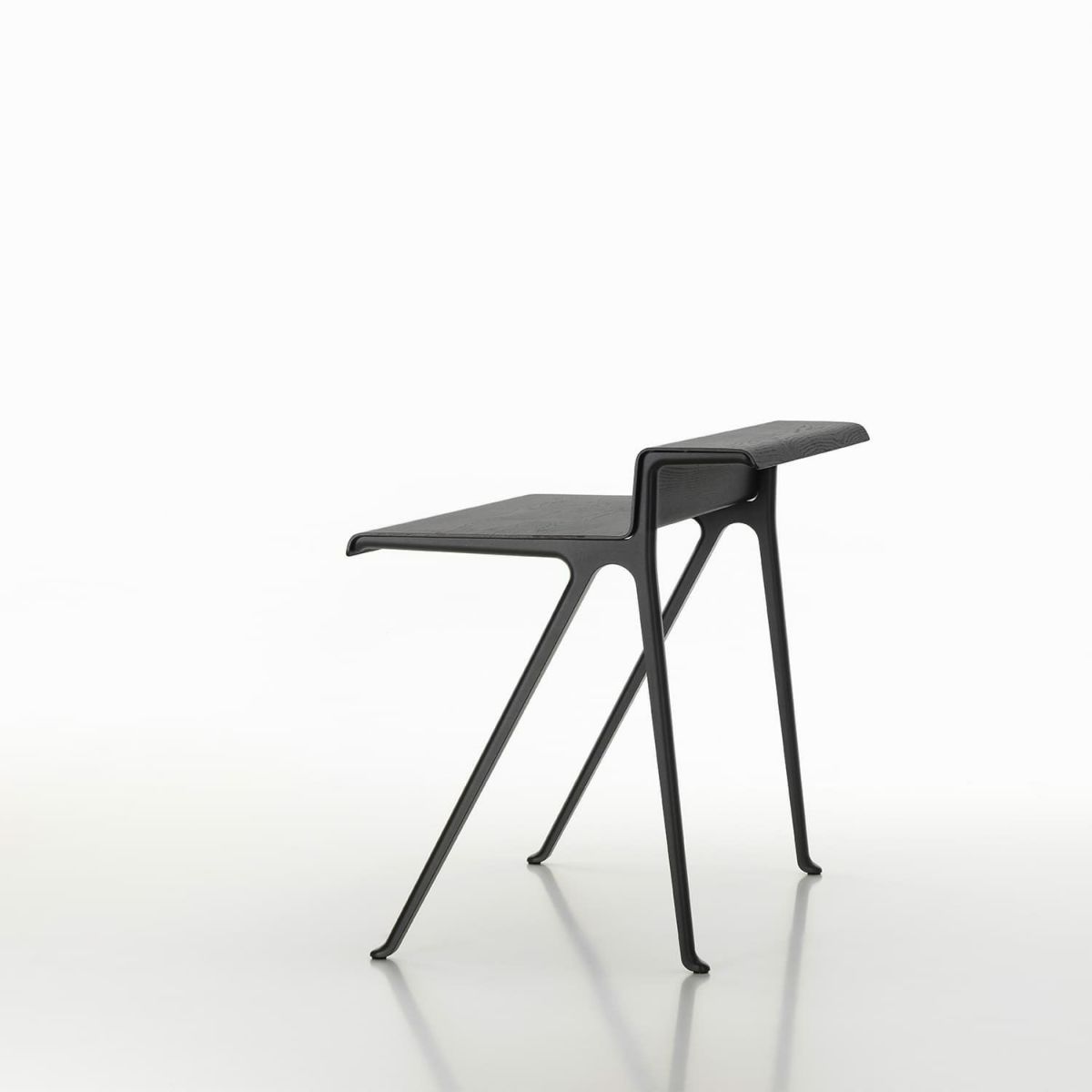 Vitra ヴィトラ Courier クーリエ サイズ：120×72.5cm 天板：2種類 ベース：3色 デザイン：ロナン・ブルレック