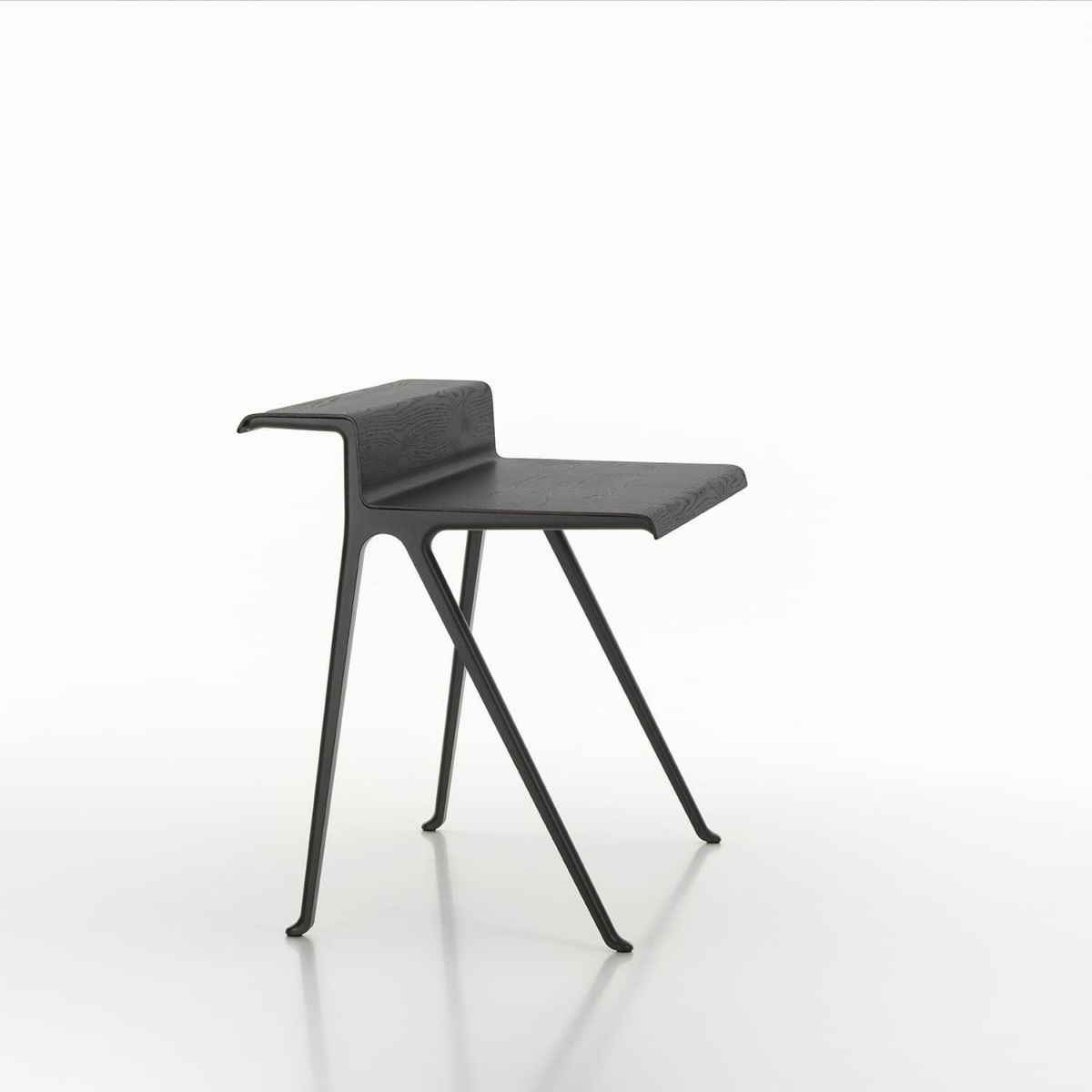 Vitra ヴィトラ Courier クーリエ サイズ：120×72.5cm 天板：2種類 ベース：3色 デザイン：ロナン・ブルレック