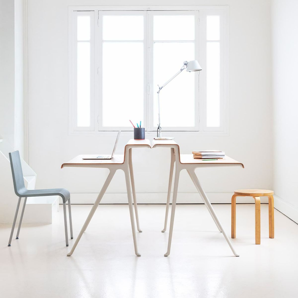 Vitra ヴィトラ Courier クーリエ サイズ：120×72.5cm 天板：2種類 ベース：3色 デザイン：ロナン・ブルレック