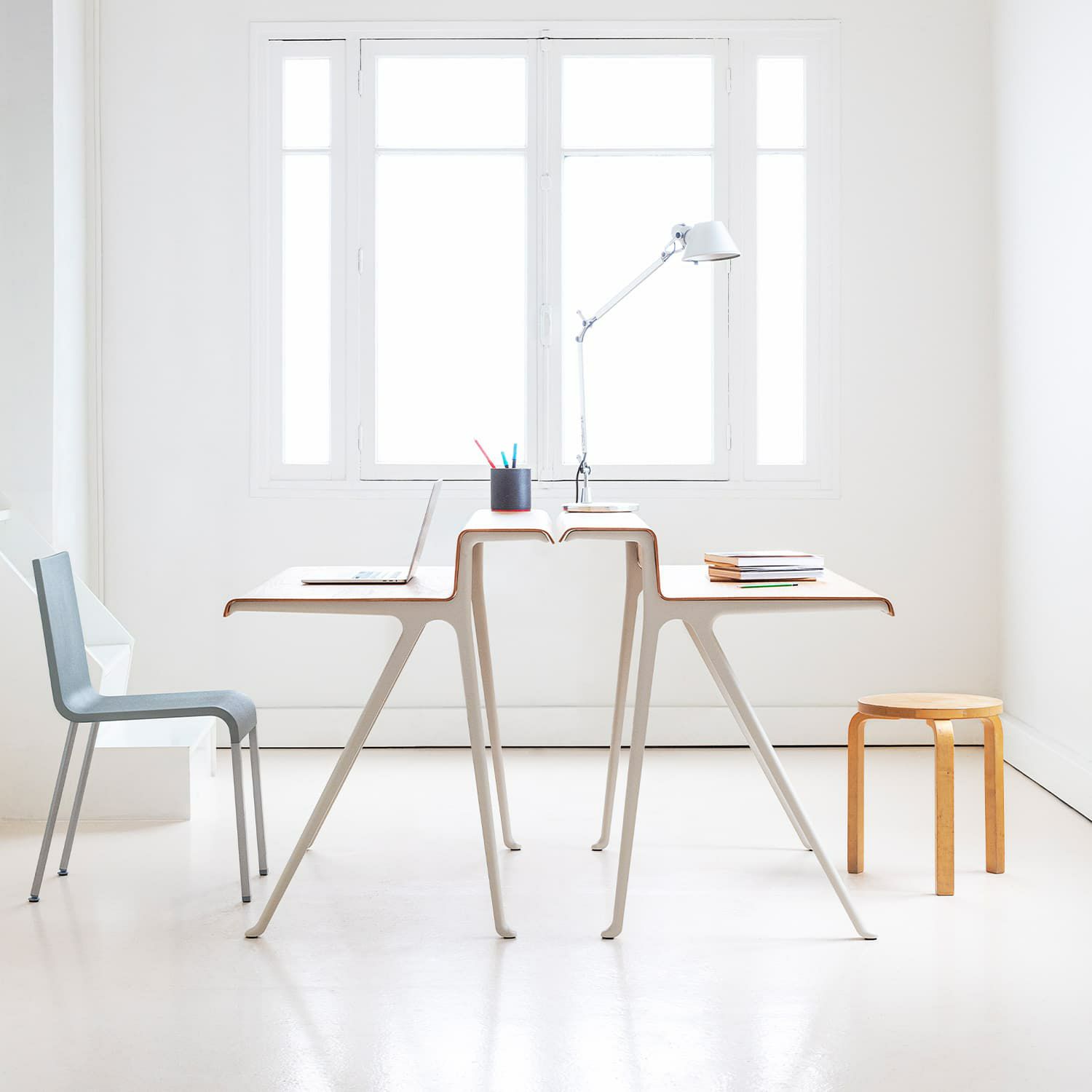 Vitra ヴィトラ Courier クーリエ サイズ：120×72.5cm 天板：2種類 ベース：3色 デザイン：ロナン・ブルレック
