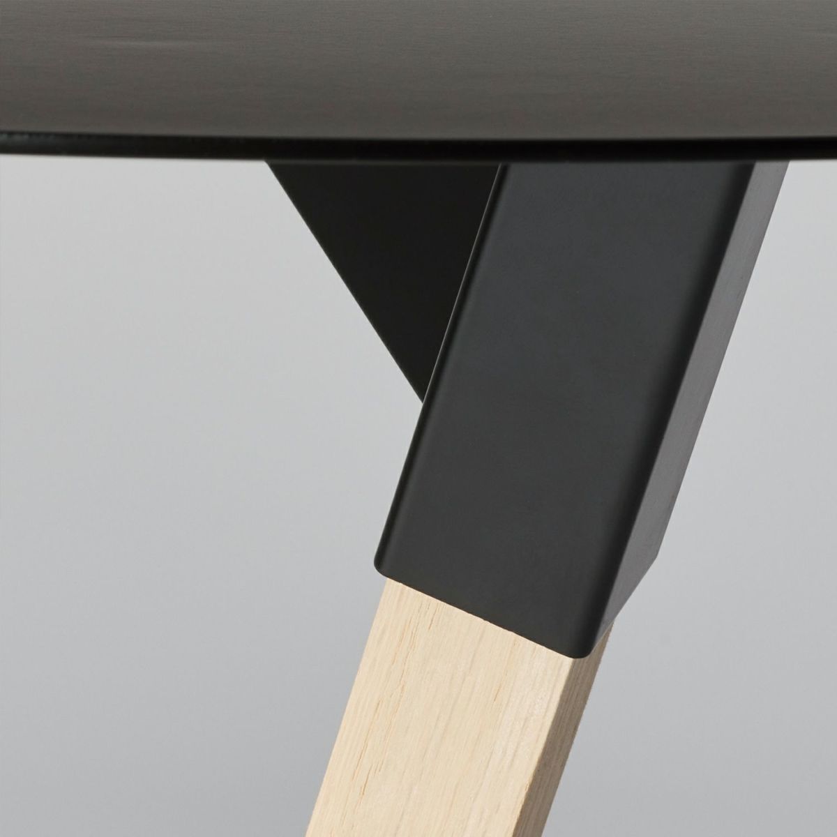 DUENDE デュエンデ TRE トレ サイドテーブル DU0210 無塗装 カラー：2色 デザイン：芦沢 啓治