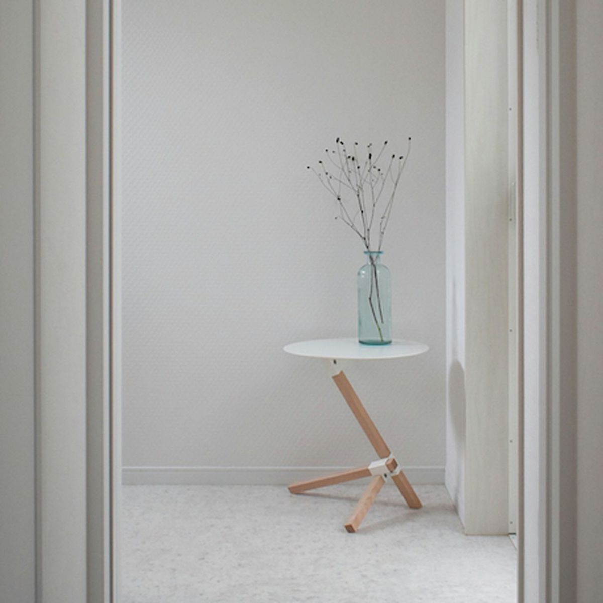 DUENDE デュエンデ TRE トレ サイドテーブル DU0210 無塗装 カラー：2色 デザイン：芦沢 啓治