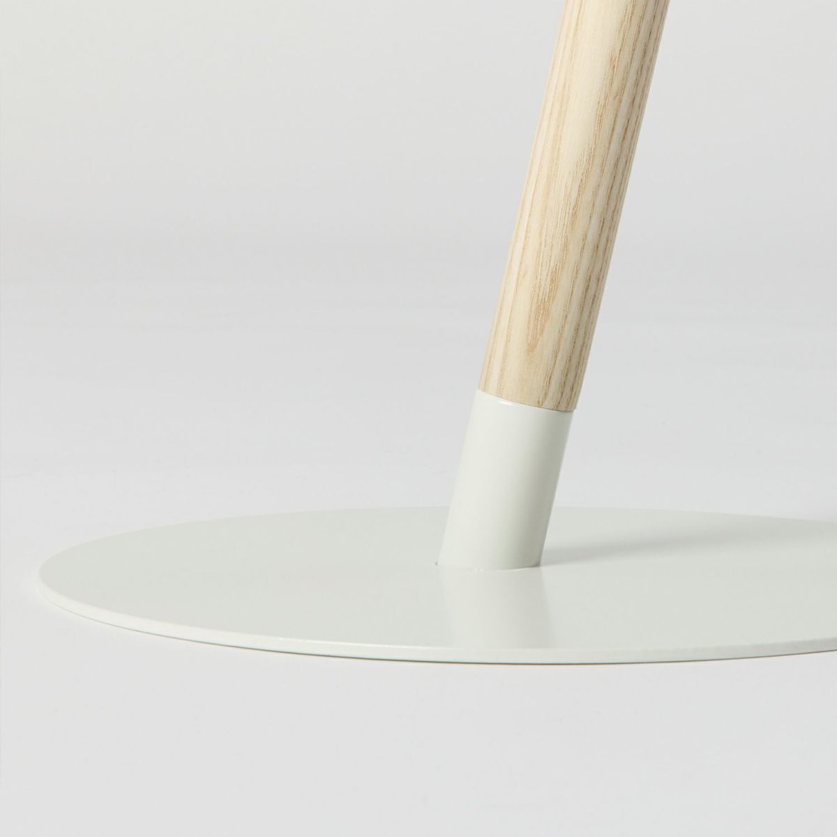 DUENDE デュエンデ TUBE & ROD チューブ＆ロッド サイドテーブル DU0270 無塗装 カラー：2色 デザイン：松尾 直哉