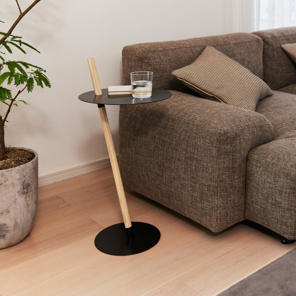 DUENDE デュエンデ TUBE & ROD チューブ＆ロッド サイドテーブル DU0270 無塗装 カラー：2色 デザイン：松尾 直哉