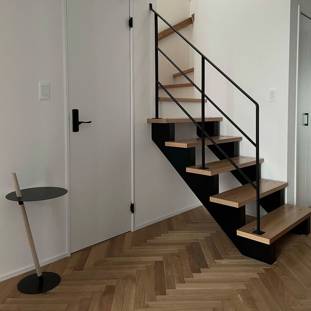 DUENDE デュエンデ TUBE & ROD チューブ＆ロッド サイドテーブル DU0270 無塗装 カラー：2色 デザイン：松尾 直哉