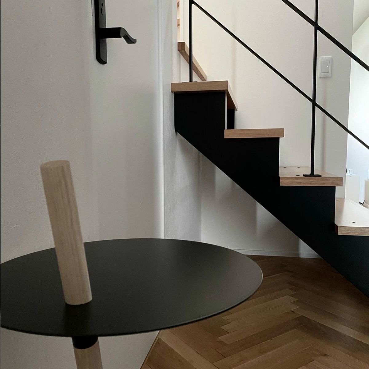 DUENDE デュエンデ TUBE & ROD チューブ＆ロッド サイドテーブル DU0270 無塗装 カラー：2色 デザイン：松尾 直哉