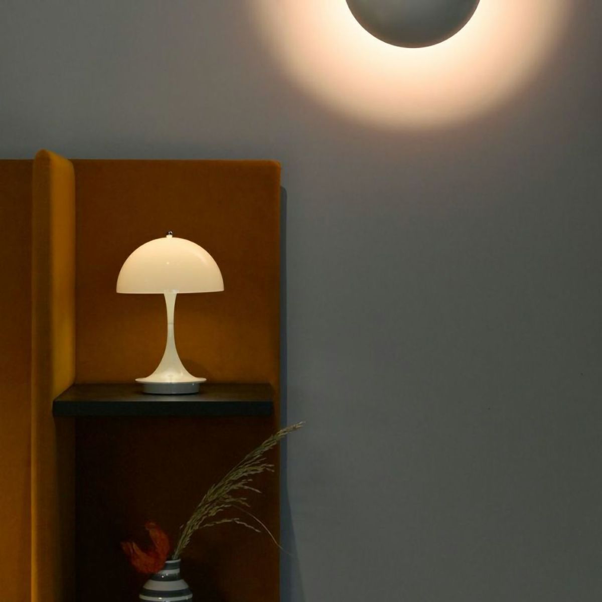 Louis Poulsen ルイスポールセン Panthella 160 Portable パンテラ 160 ポータブル （V3） テーブルランプ カラー：オペーク・バーガンディ デザイン：ヴェルナー・パントン