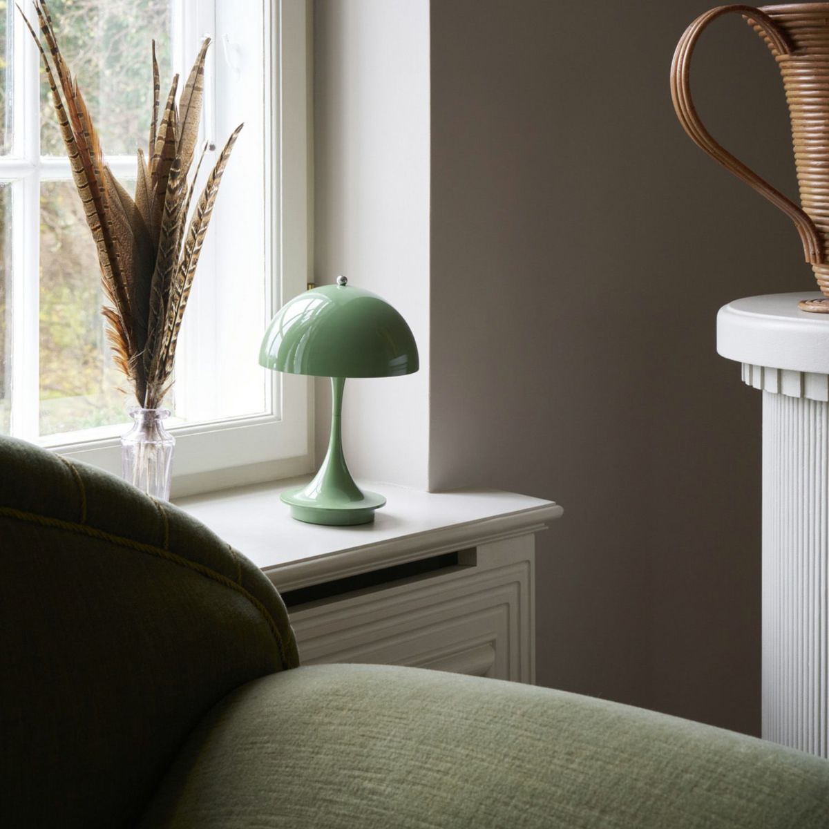 Louis Poulsen ルイスポールセン Panthella 160 Portable パンテラ 160 ポータブル （V3） テーブルランプ カラー：オペーク・バーガンディ デザイン：ヴェルナー・パントン