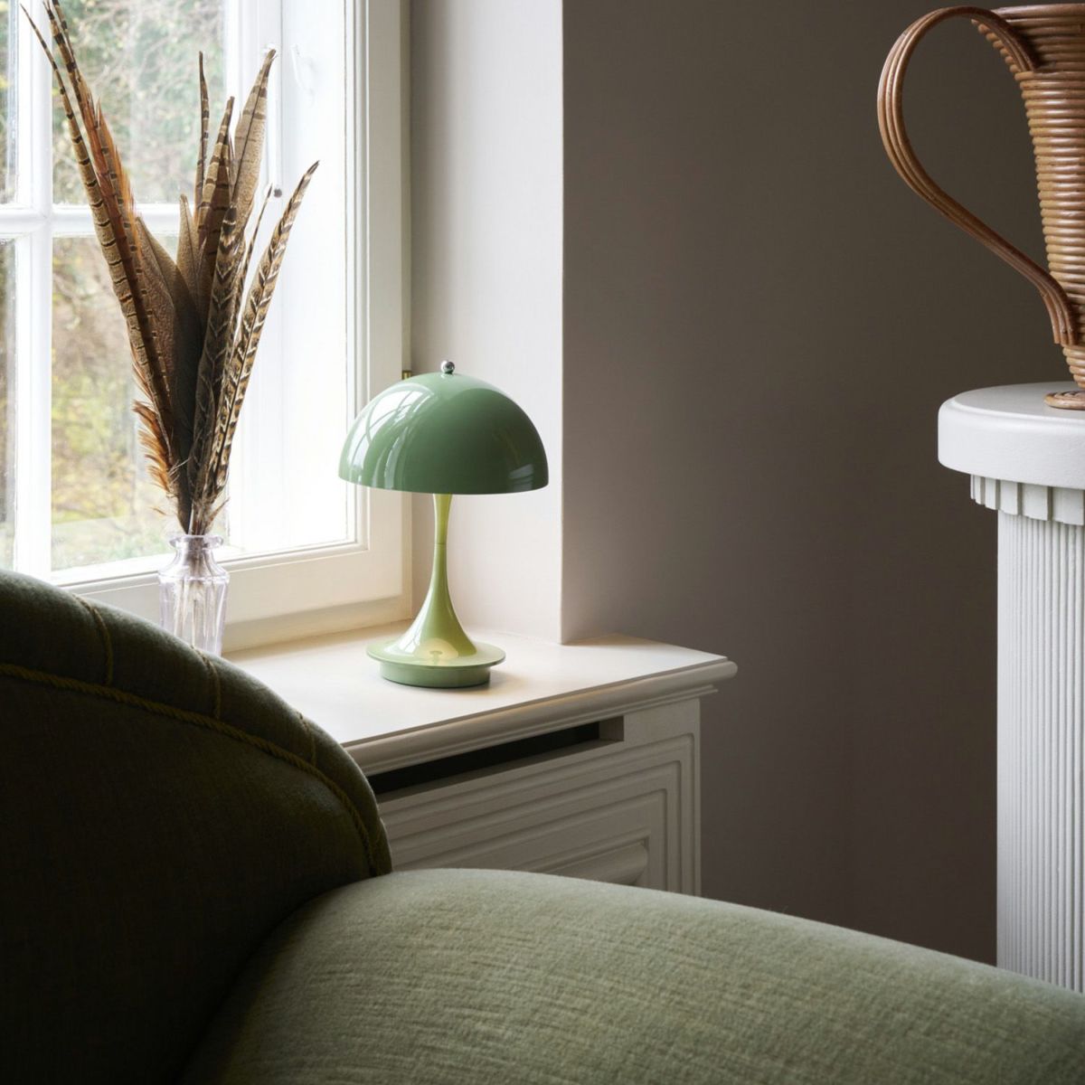 Louis Poulsen ルイスポールセン Panthella 160 Portable パンテラ 160 ポータブル （V3） テーブルランプ カラー：オペーク・バーガンディ デザイン：ヴェルナー・パントン