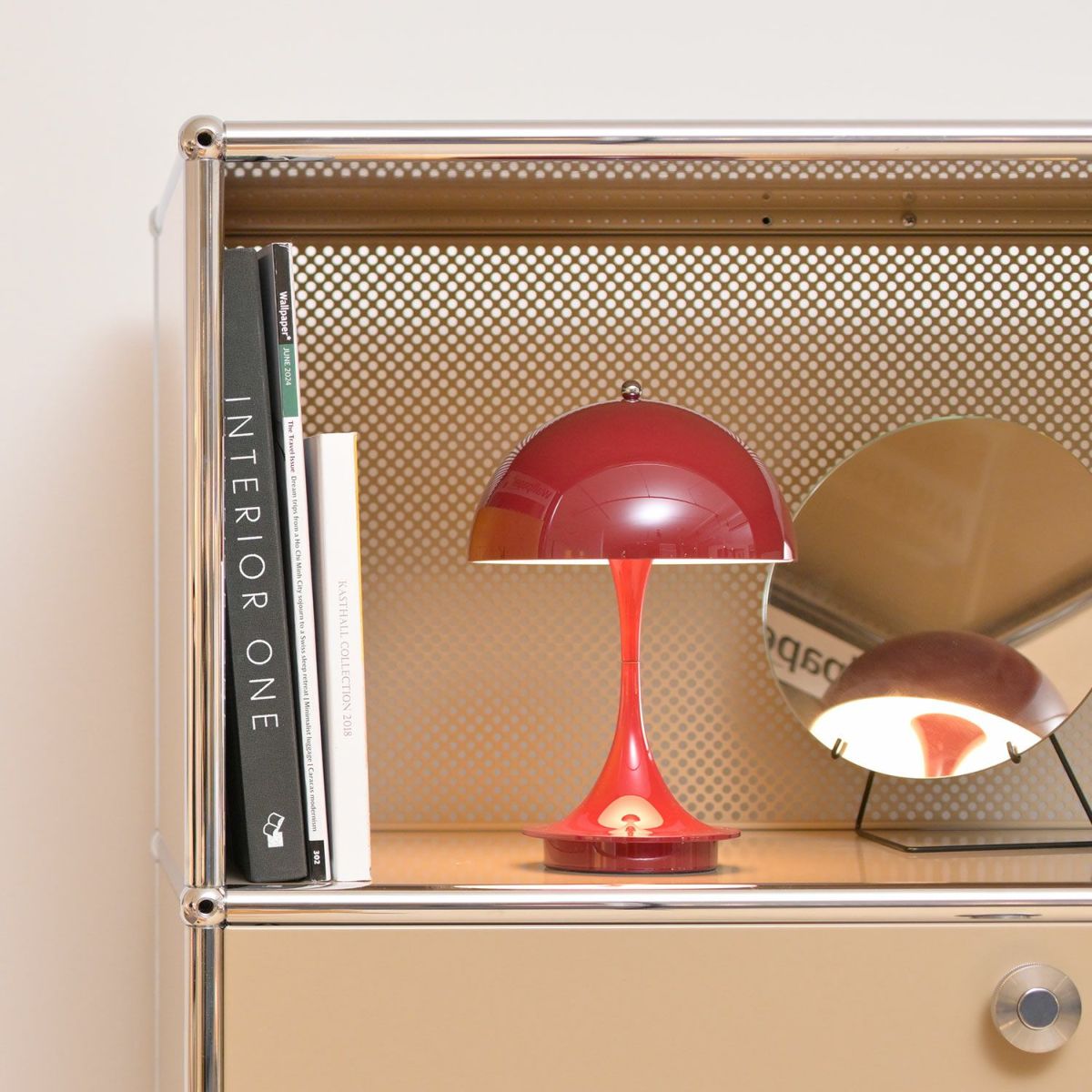 Louis Poulsen ルイスポールセン Panthella 160 Portable パンテラ 160 ポータブル （V3） テーブルランプ カラー：オペーク・バーガンディ デザイン：ヴェルナー・パントン