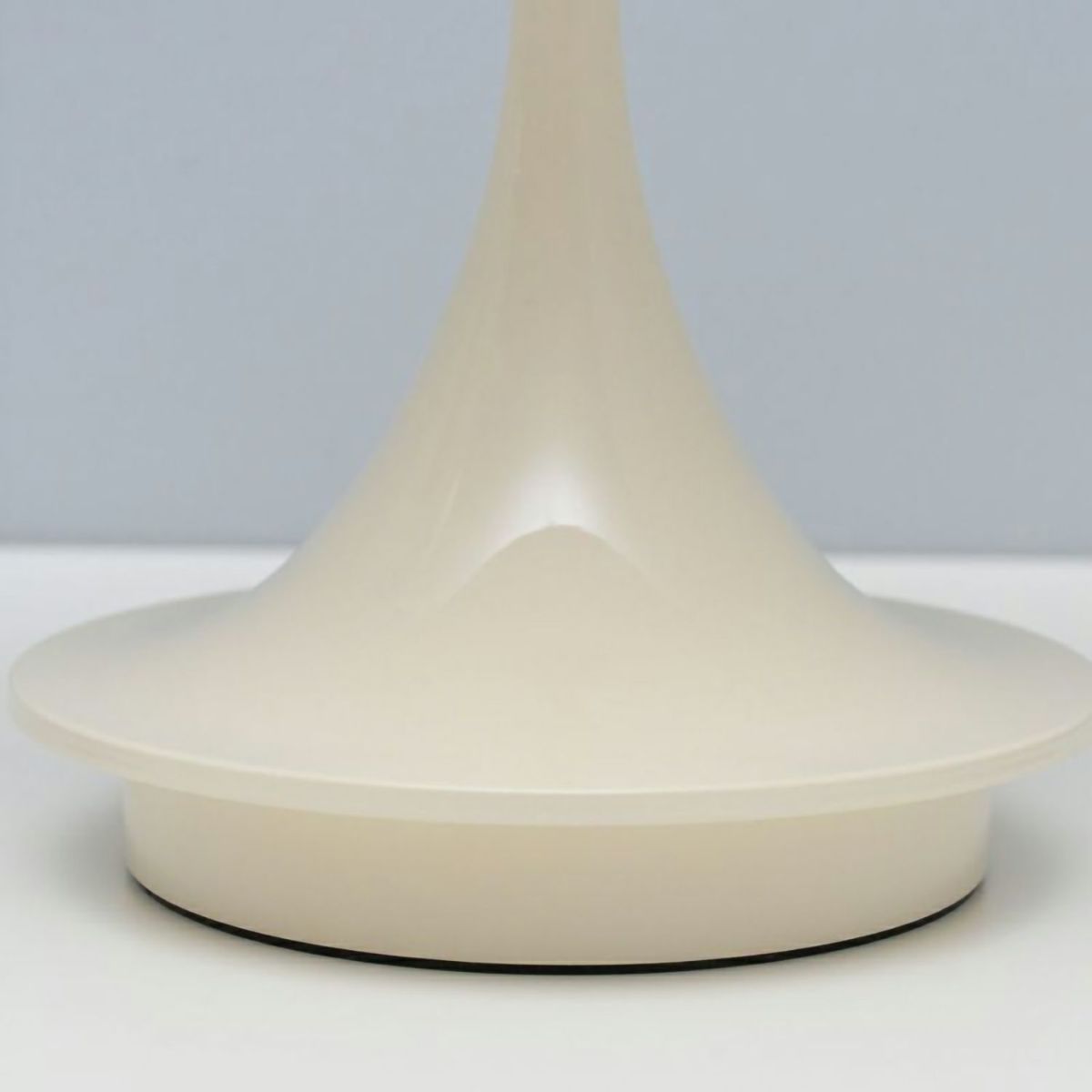 Louis Poulsen ルイスポールセン Panthella 160 Portable パンテラ 160 ポータブル （V3） テーブルランプ カラー：オペーク・モスグリーン デザイン：ヴェルナー・パントン