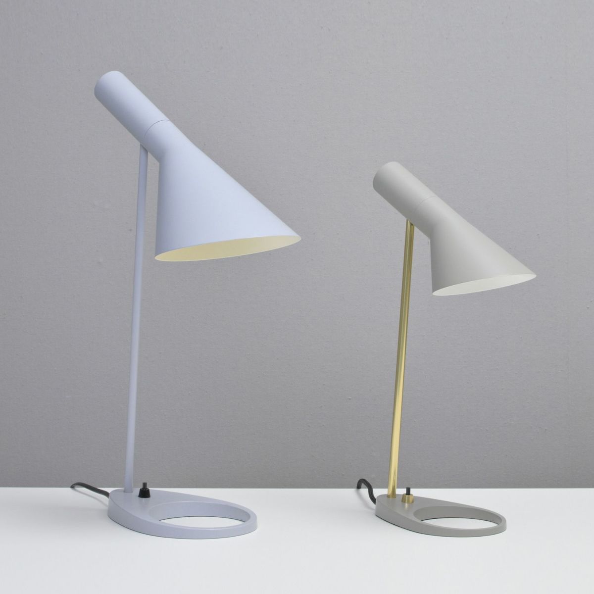 Louis Poulsen ルイスポールセン AJ Mini Table AJ ミニ テーブル テーブルランプ カラー：ブラック 真鍮ポリッシュ （無塗装） デザイン：アルネ・ヤコブセン