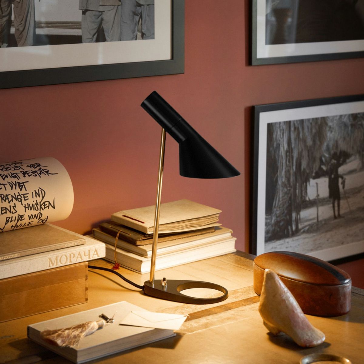 Louis Poulsen ルイスポールセン AJ Mini Table AJ ミニ テーブル テーブルランプ カラー：ブラック 真鍮ポリッシュ （無塗装） デザイン：アルネ・ヤコブセン