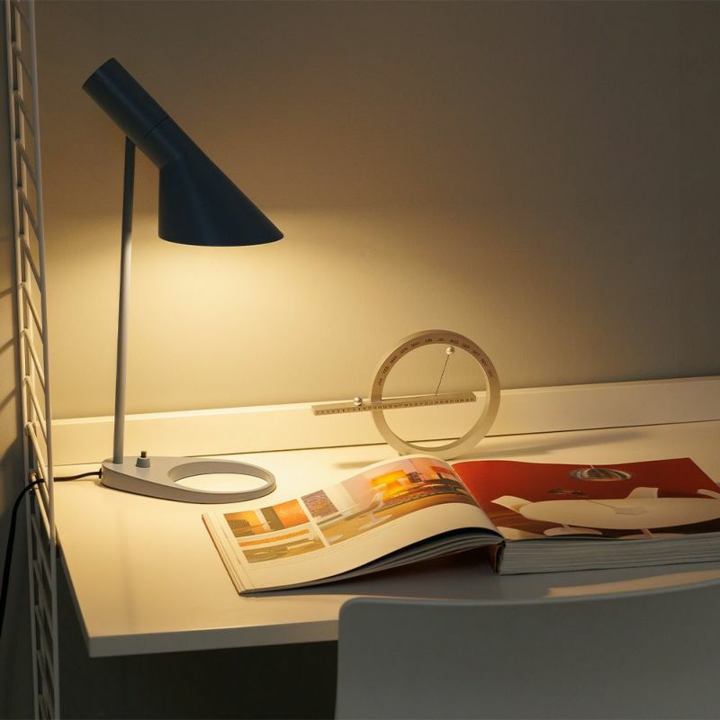 Louis Poulsen ルイスポールセン AJ Mini Table AJ ミニ テーブル テーブルランプ カラー：ブラック 真鍮ポリッシュ （無塗装） デザイン：アルネ・ヤコブセン