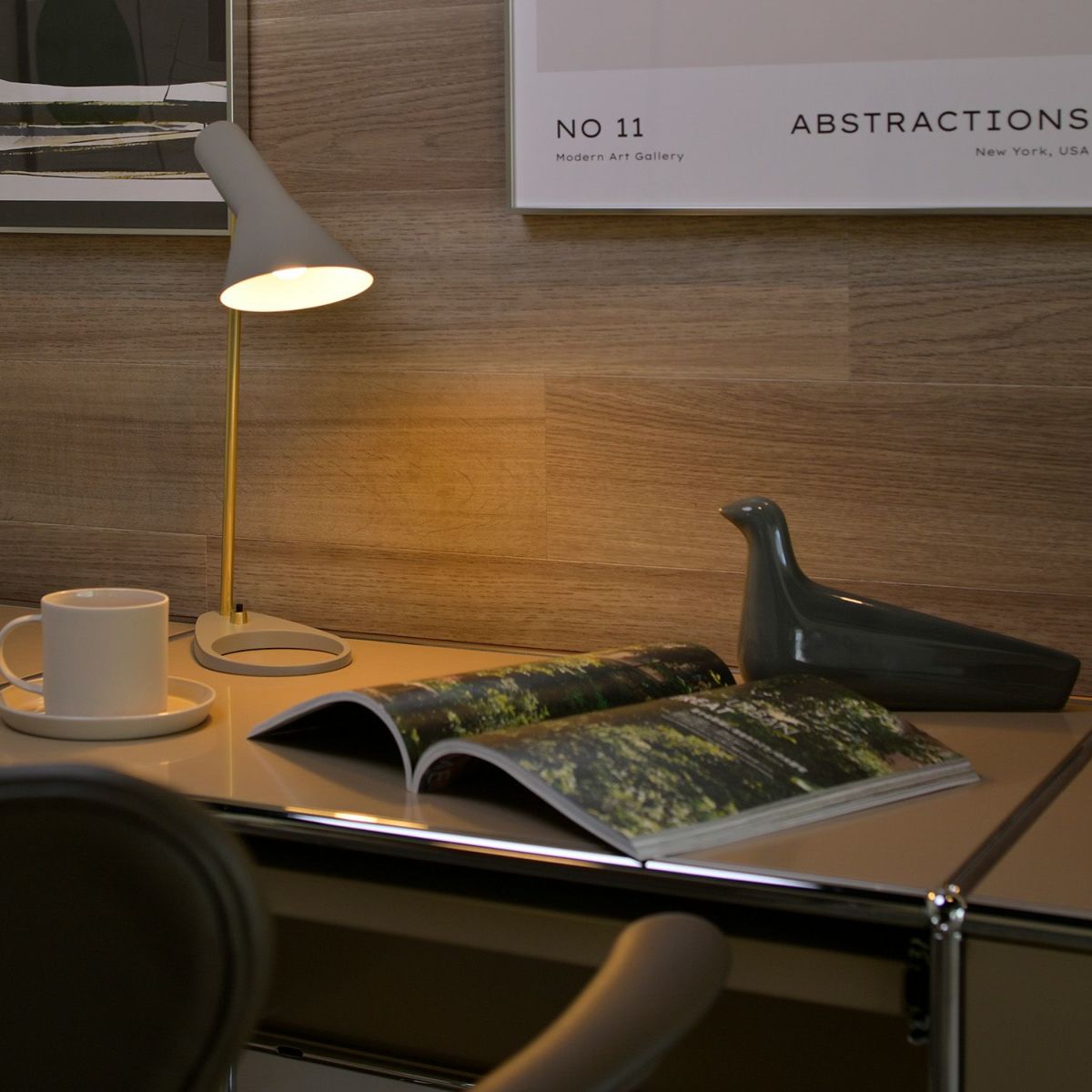 Louis Poulsen ルイスポールセン AJ Mini Table AJ ミニ テーブル テーブルランプ カラー：ウォーム・グレー 真鍮ポリッシュ （無塗装） デザイン：アルネ・ヤコブセン