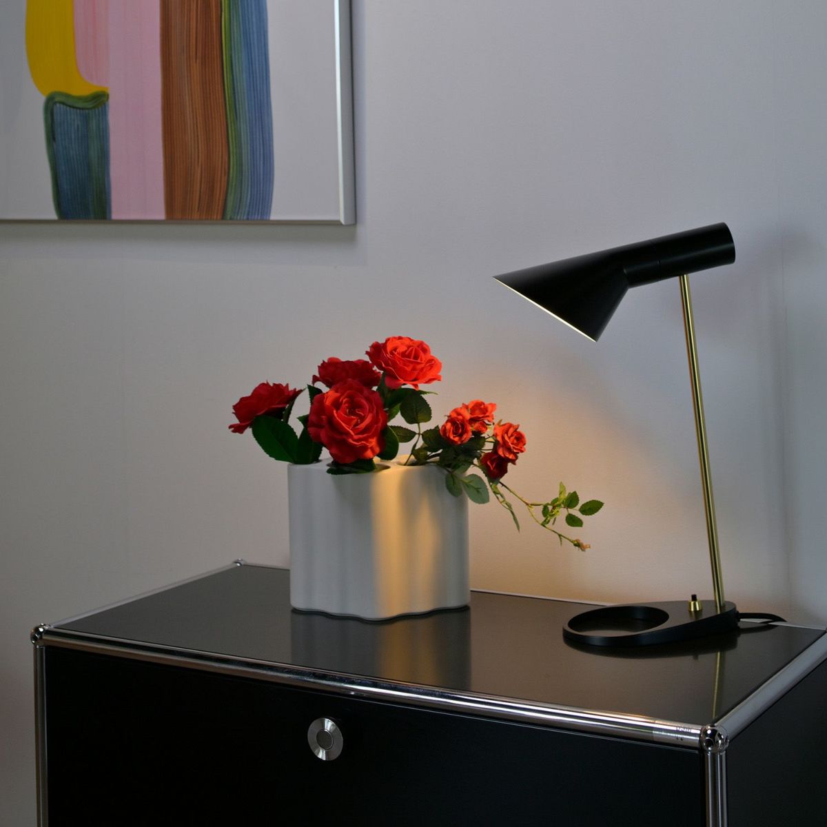 Louis Poulsen ルイスポールセン AJ Mini Table AJ ミニ テーブル テーブルランプ カラー：ウォーム・グレー 真鍮ポリッシュ （無塗装） デザイン：アルネ・ヤコブセン