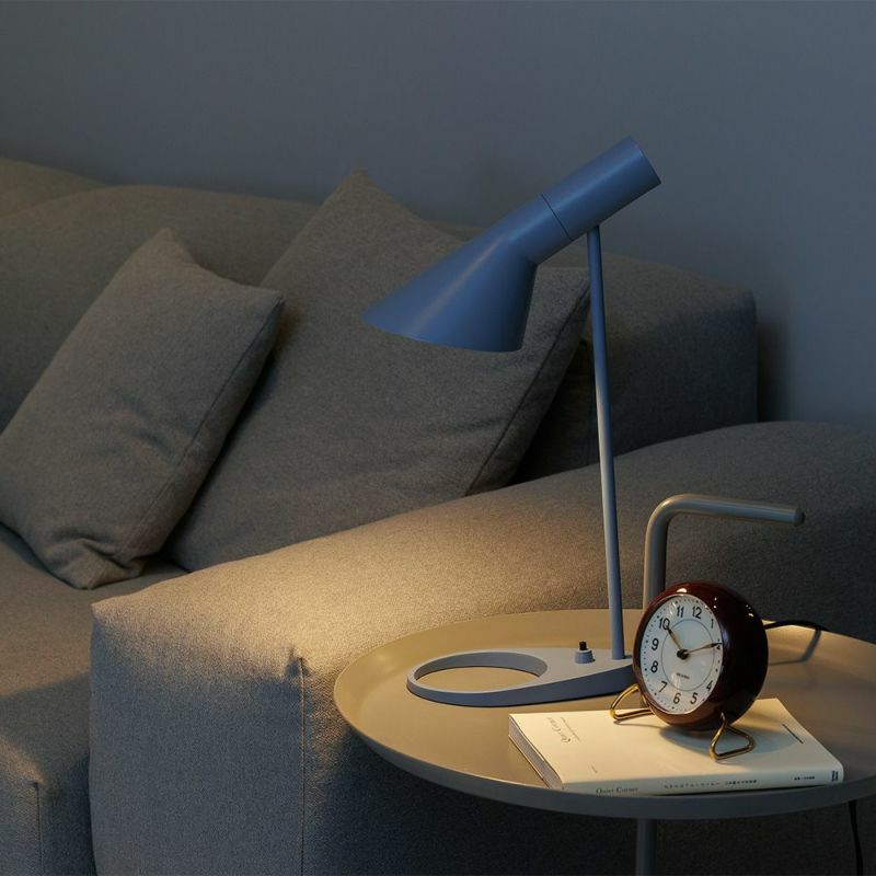 Louis Poulsen ルイスポールセン AJ Mini Table AJ ミニ テーブル テーブルランプ カラー：ウォーム・グレー 真鍮ポリッシュ （無塗装） デザイン：アルネ・ヤコブセン