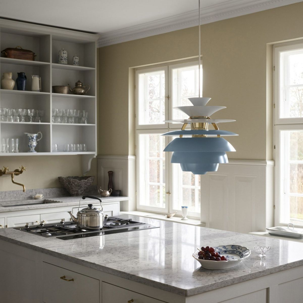 Louis Poulsen ルイスポールセン PH Snowball PH スノーボール ペンダントライト Φ400mm カラー：ダスティー・ブルー 真鍮メタライズド デザイン：ポール・ヘニングセン