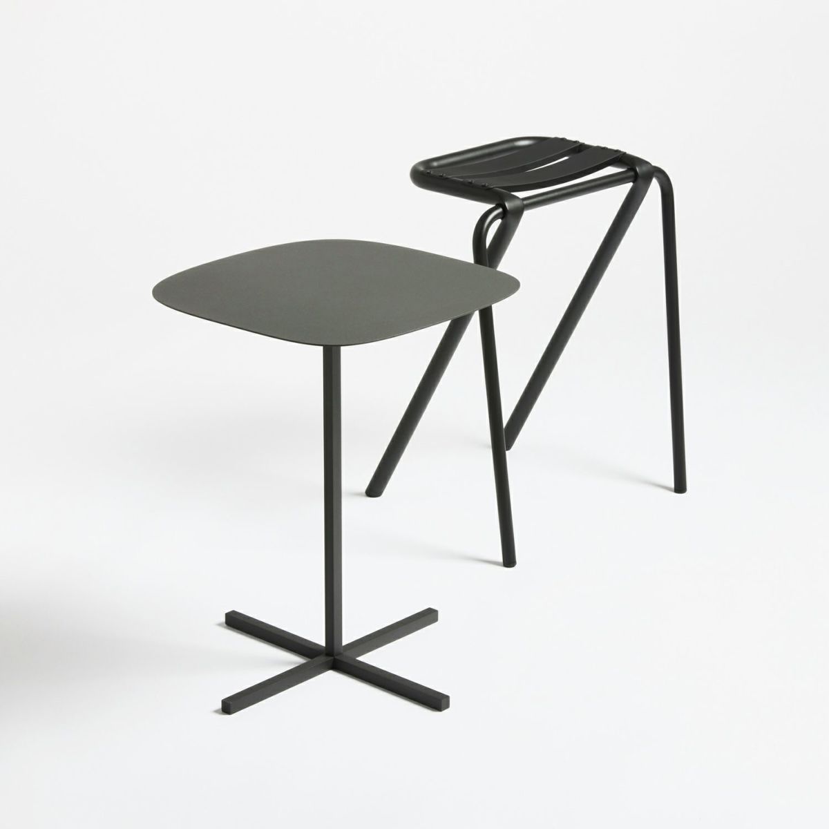 DUENDE デュエンデ SOLID STEEL TABLE ソリッド スチール テーブル DU0326 カラー：3色 デザイン：PERMANENT31