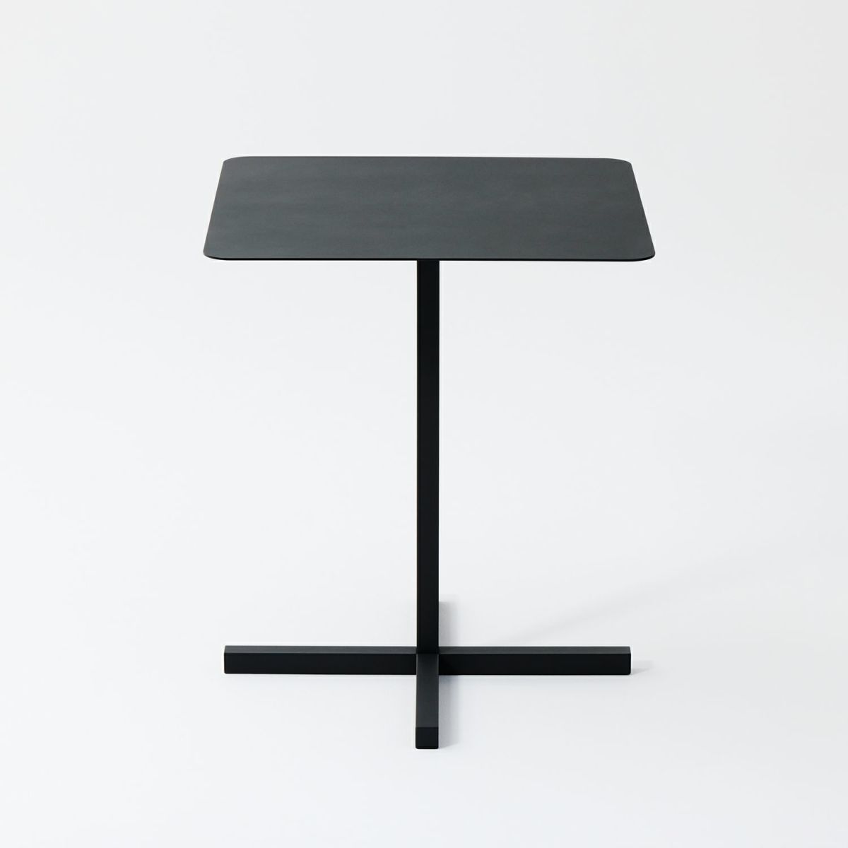 DUENDE デュエンデ SOLID STEEL DINER TABLE SQUARE ソリッドスチールダイナーテーブル スクエア DU331 カラー：ダークグレー デザイン：PERMANENT31