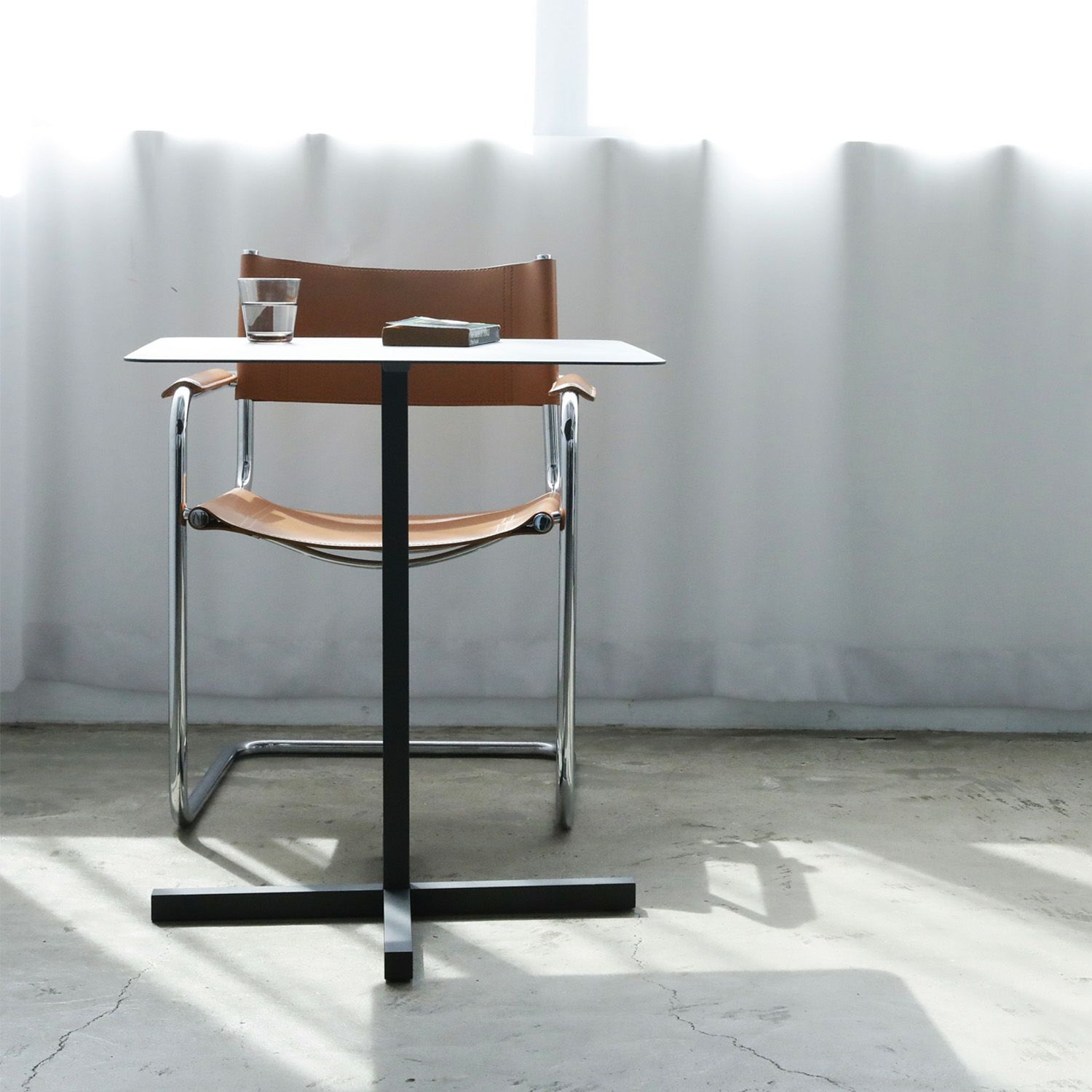 DUENDE デュエンデ SOLID STEEL DINER TABLE SQUARE ソリッドスチールダイナーテーブル スクエア DU331 カラー：ダークグレー デザイン：PERMANENT31