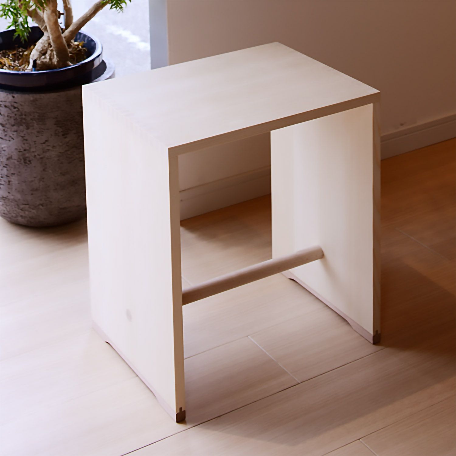 wb form ヴェービーフォーム Ulm Stool ウルム スツール サイドテーブル チェア スプルース カラー：ナチュラル デザイン：マックス・ビル