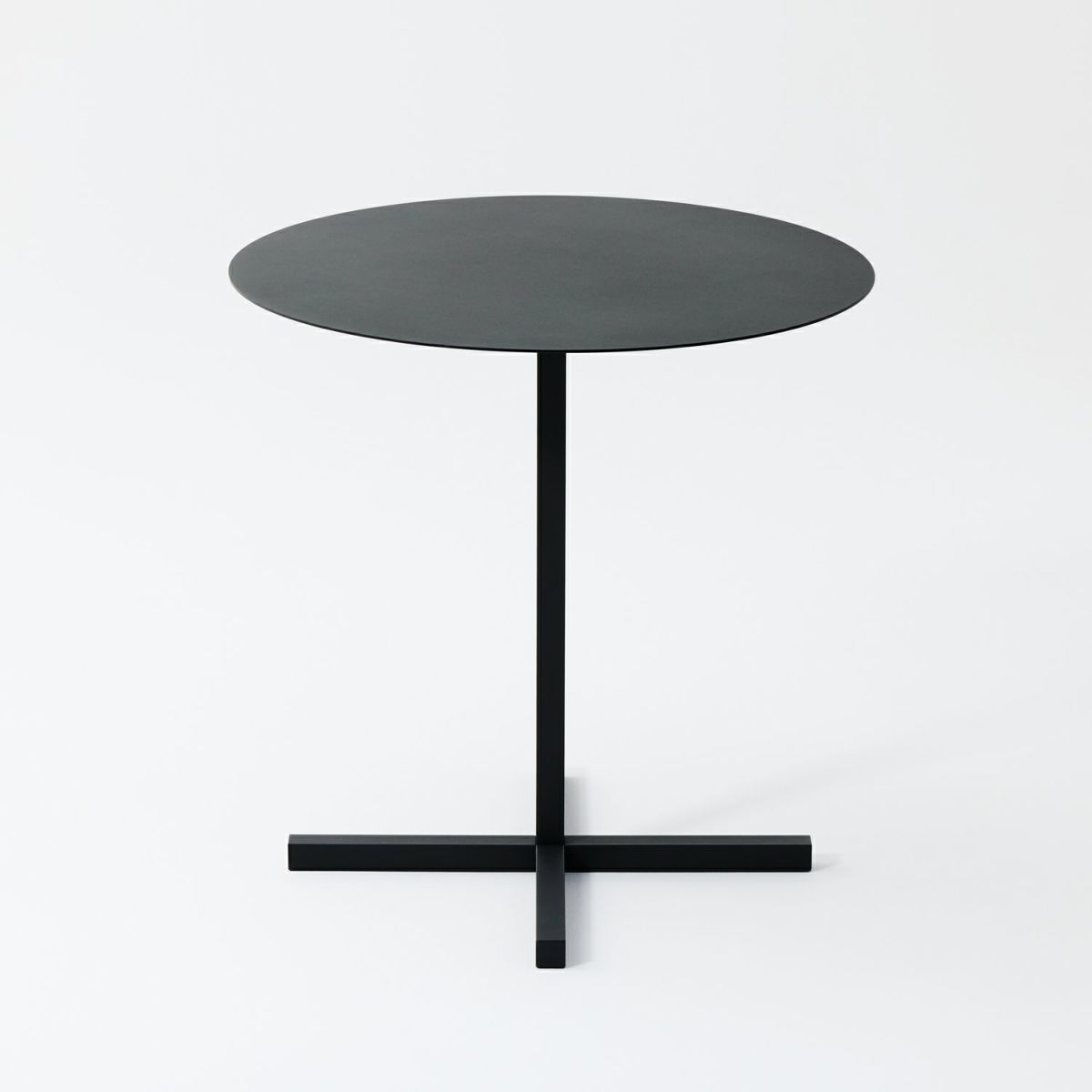 DUENDE デュエンデ SOLID STEEL DINER TABLE ROUND ソリッドスチールダイナーテーブル ラウンド DU330 カラー：ダークグレー デザイン：PERMANENT31
