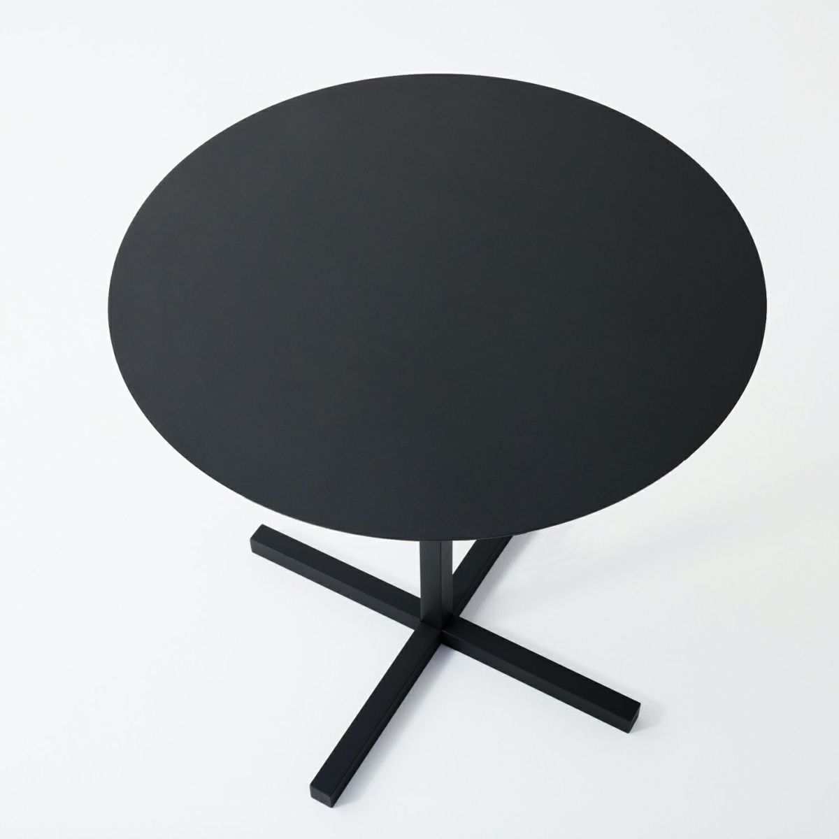 DUENDE デュエンデ SOLID STEEL DINER TABLE ROUND ソリッドスチールダイナーテーブル ラウンド DU330 カラー：ダークグレー デザイン：PERMANENT31