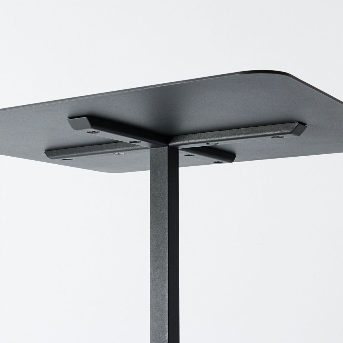 DUENDE デュエンデ SOLID STEEL HIGH DINER TABLE SQUARE ソリッドスチールハイダイナーテーブル スクエア DU0333 カラー：ダークグレー デザイン：PERMANENT31