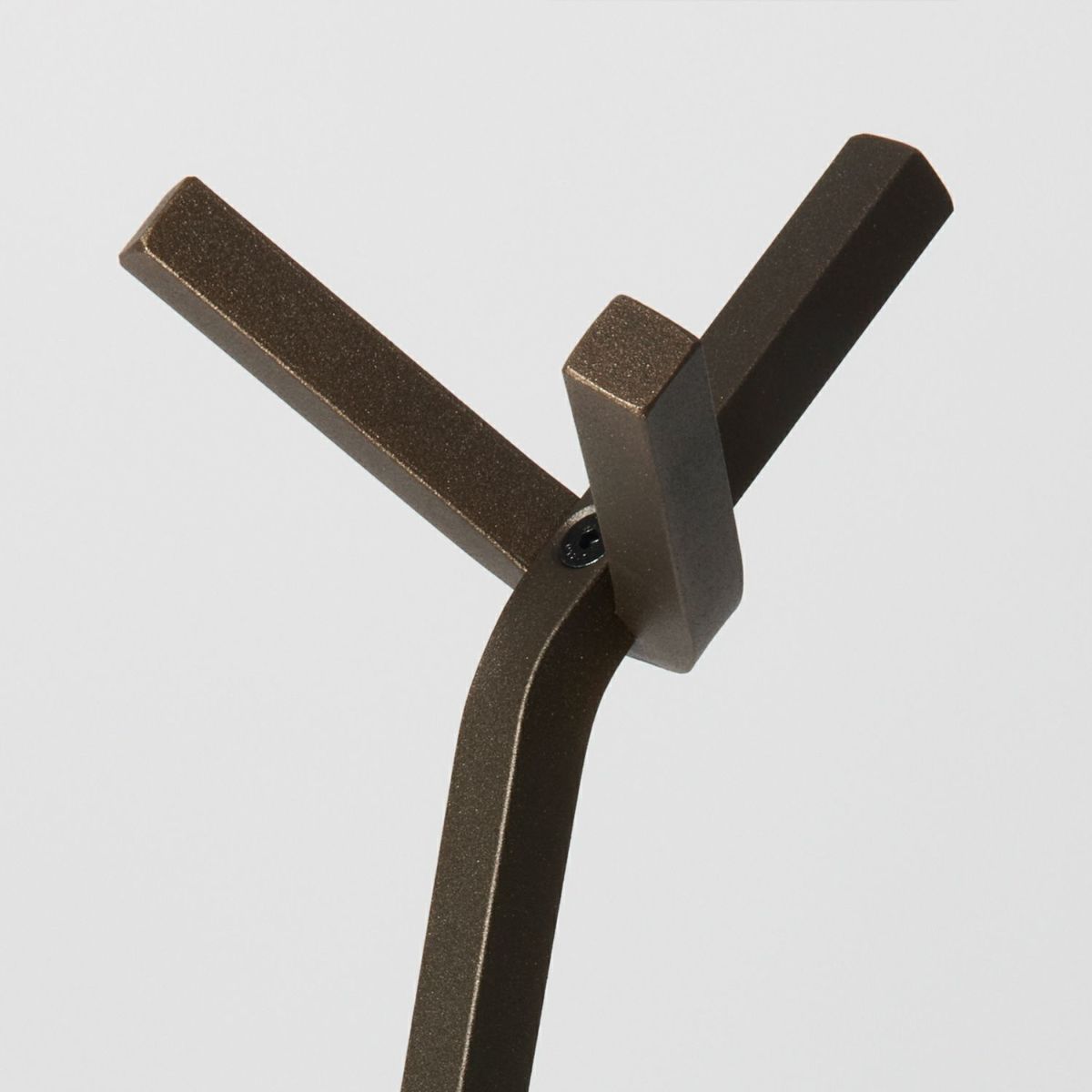 DUENDE デュエンデ UNO HANGER ウノ ハンガー DU0323 カラー：2色 デザイン：芦沢 啓治