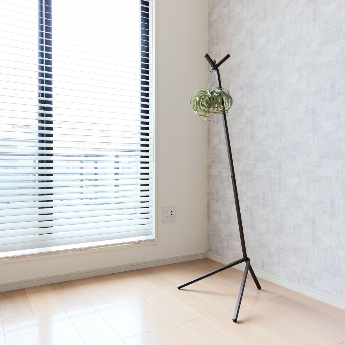 DUENDE デュエンデ UNO HANGER ウノ ハンガー DU0323 カラー：2色 デザイン：芦沢 啓治