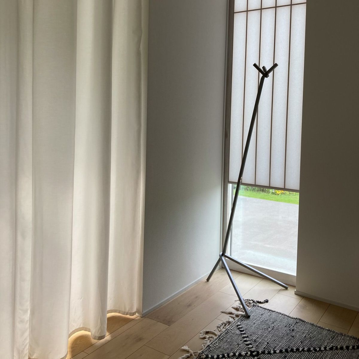 DUENDE デュエンデ UNO HANGER ウノ ハンガー DU0323 カラー：2色 デザイン：芦沢 啓治