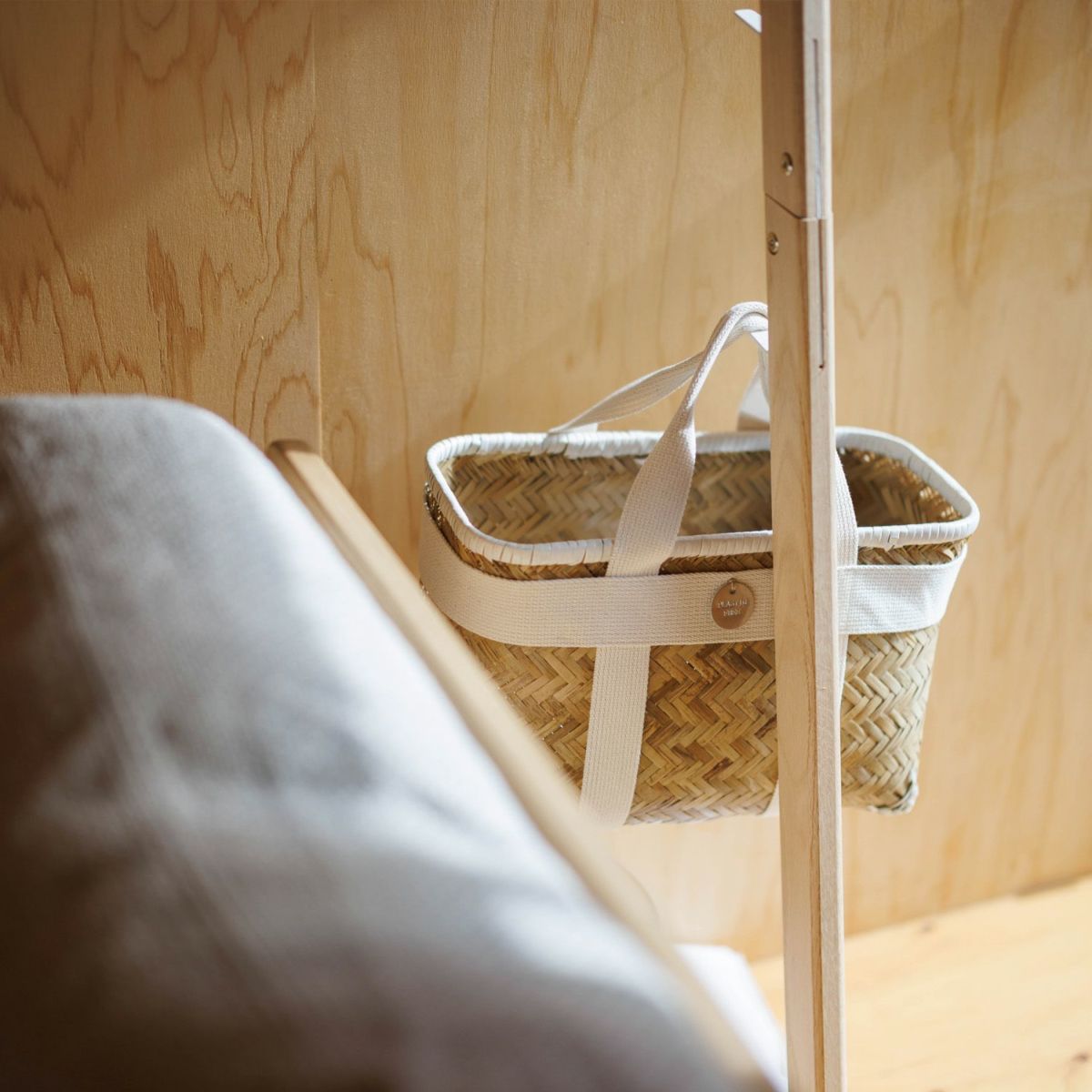 DUENDE デュエンデ DELTA デルタ DU0261 オイルステインフィニッシュ カラー：2色 デザイン：タカノ ジュン