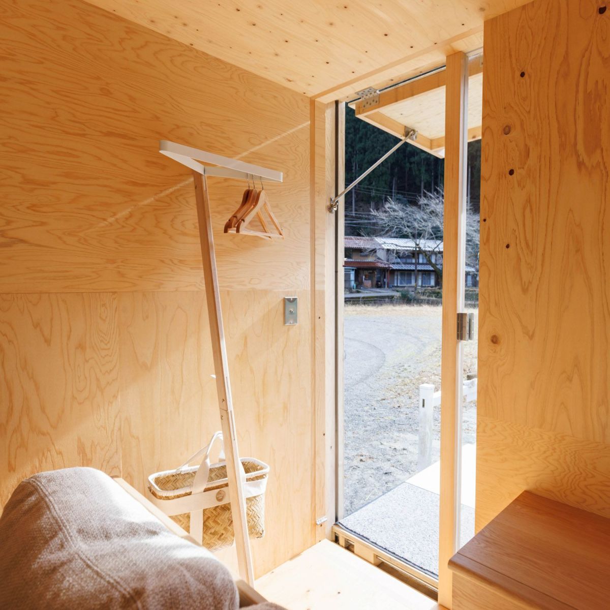 DUENDE デュエンデ DELTA デルタ DU0261 オイルステインフィニッシュ カラー：2色 デザイン：タカノ ジュン