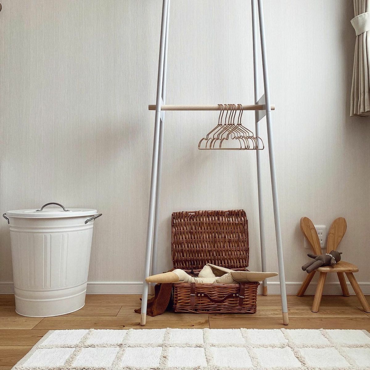 DUENDE デュエンデ DUE デュエ DU0290 DU0291 カラー：スイスグレー デザイン：芦沢 啓治