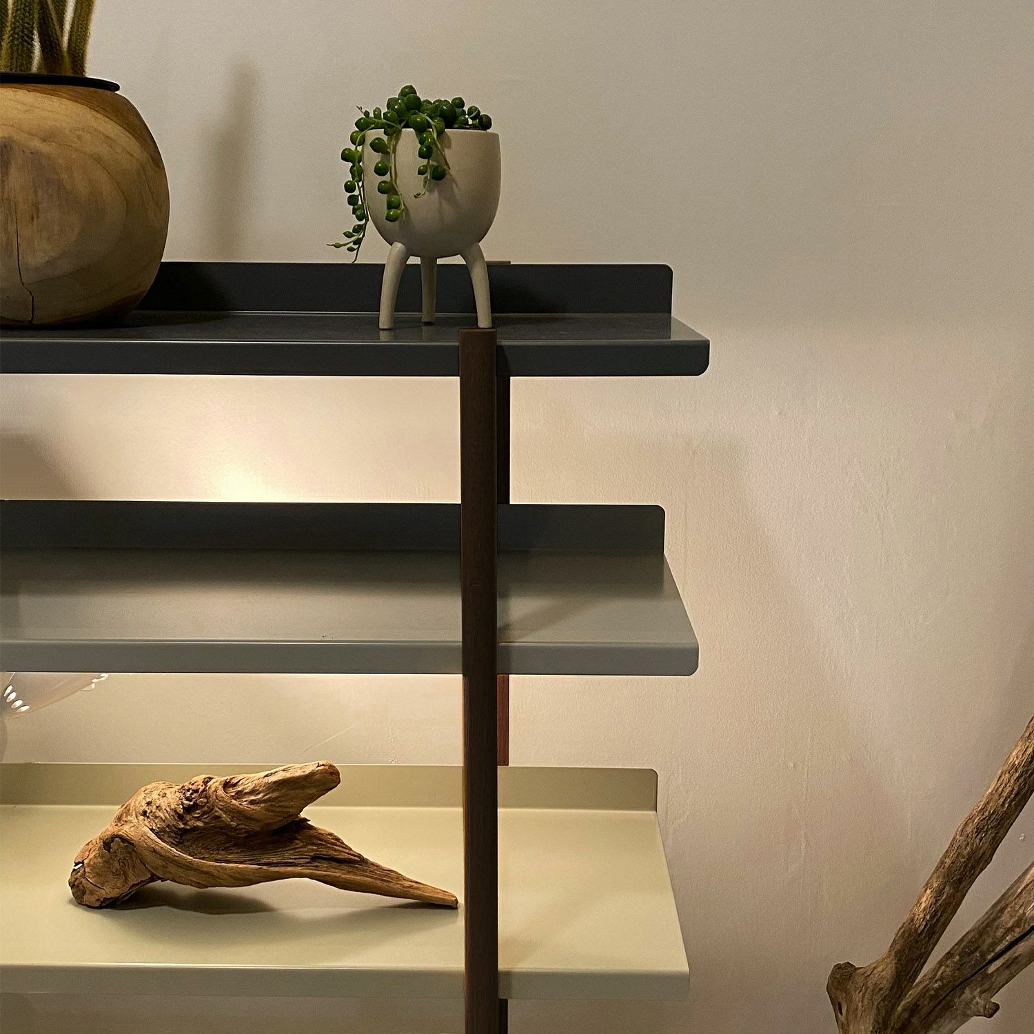 DUENDE デュエンデ MARGE SHELF 3 OIL FINISH マージ シェルフ オイルステインフィニッシュ DU0328 カラー：1パターン デザイン：芦沢 啓治