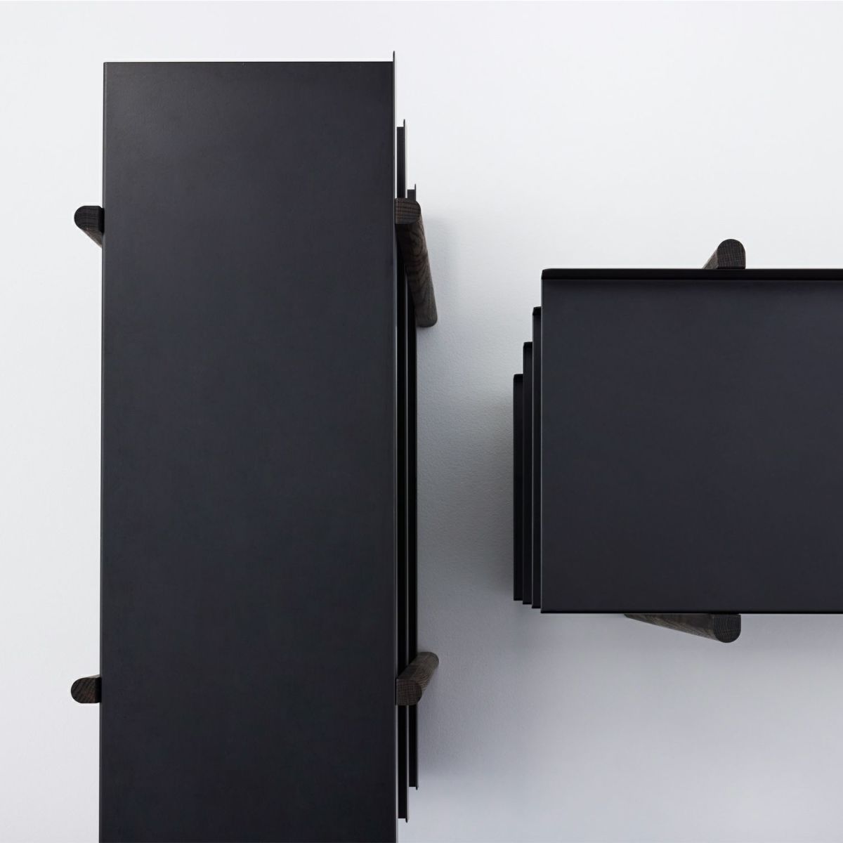 DUENDE デュエンデ MARGE SHELF 3 BK OIL STAIN FINISH マージ シェルフ ブラック オイルステインフィニッシュ DU0328BK カラー：ブラック デザイン：芦沢 啓治