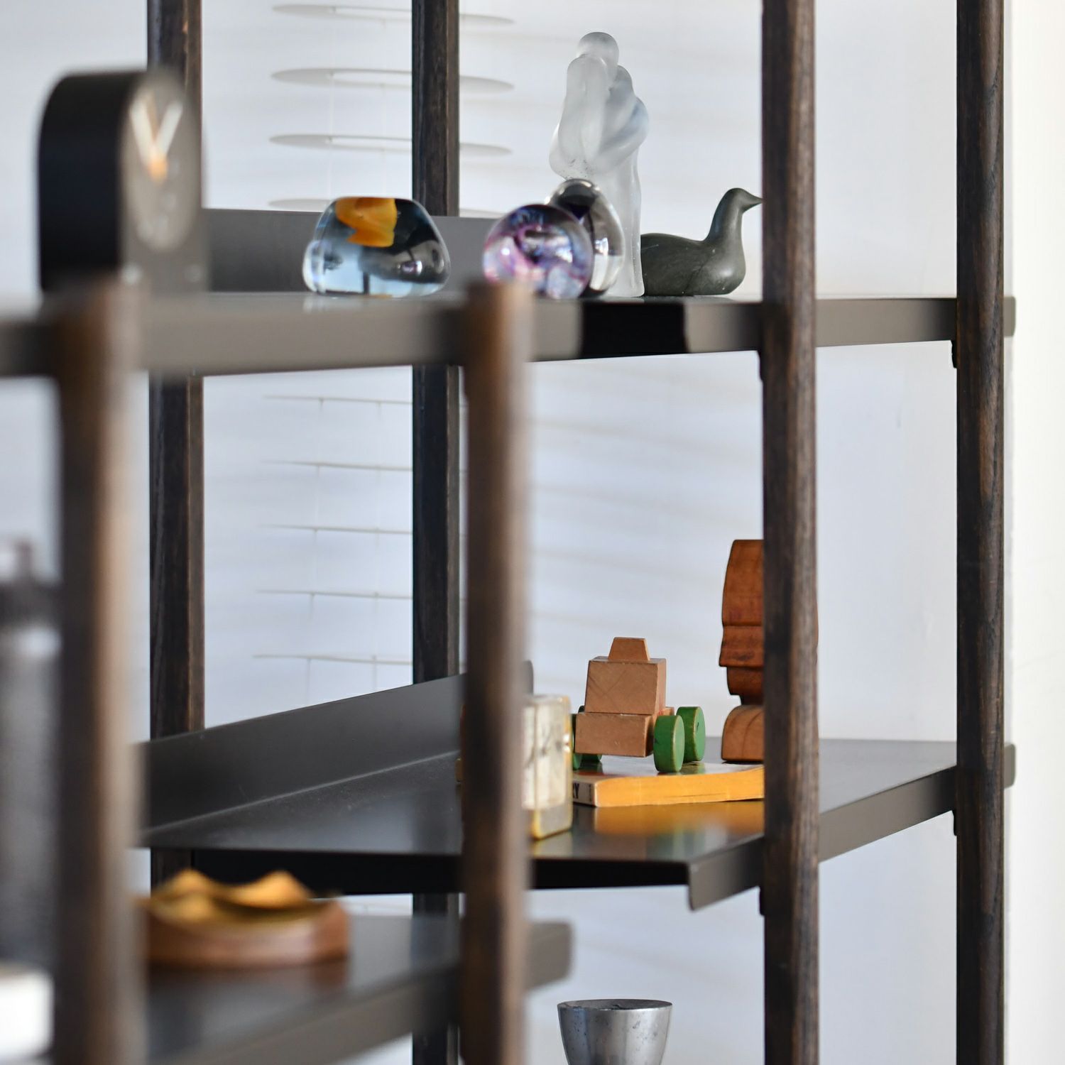 DUENDE デュエンデ MARGE SHELF 3 BK OIL STAIN FINISH マージ シェルフ ブラック オイルステインフィニッシュ DU0328BK カラー：ブラック デザイン：芦沢 啓治
