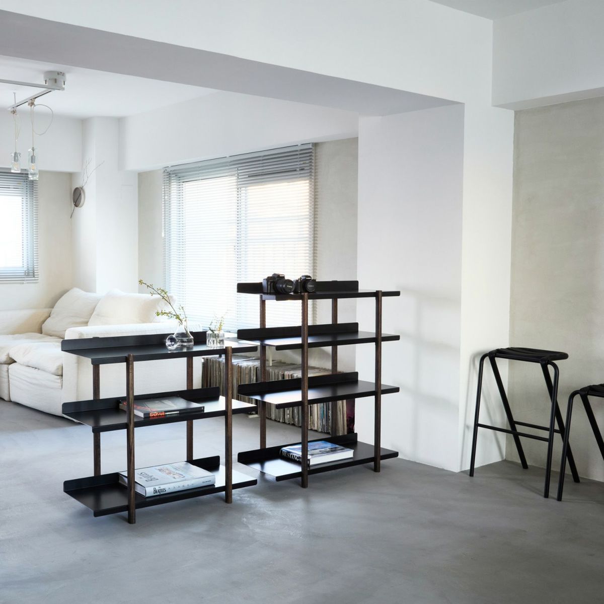 DUENDE デュエンデ MARGE SHELF 4 BK OIL STAIN FINISH マージ シェルフ ブラック オイルステインフィニッシュ DU0329BK カラー：ブラック デザイン：芦沢 啓治