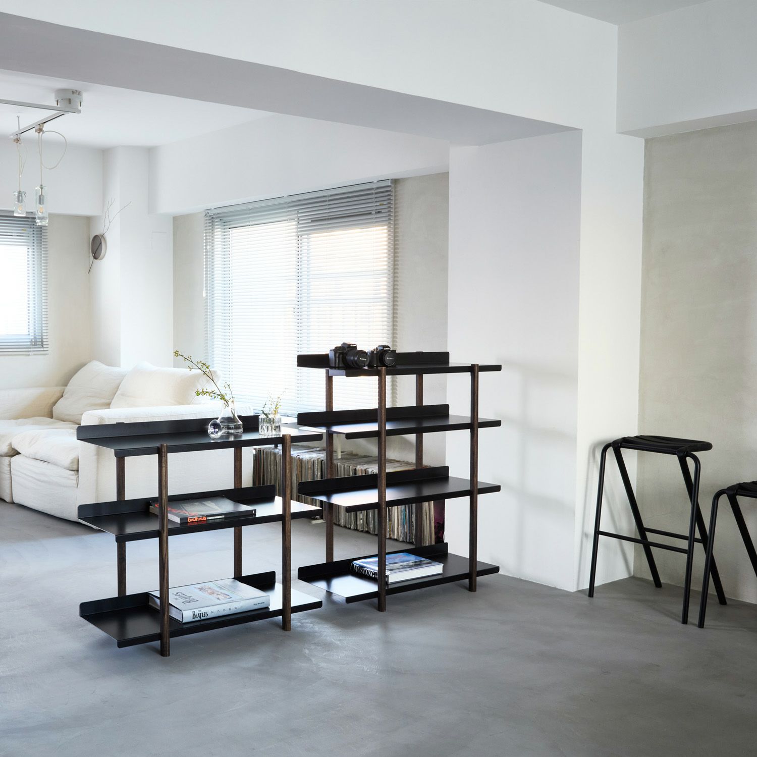 DUENDE デュエンデ MARGE SHELF 4 BK OIL STAIN FINISH マージ シェルフ ブラック オイルステインフィニッシュ DU0329BK カラー：ブラック デザイン：芦沢 啓治