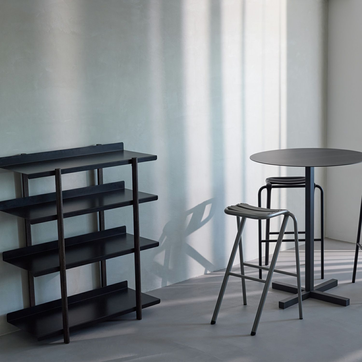 DUENDE デュエンデ MARGE SHELF 4 BK OIL STAIN FINISH マージ シェルフ ブラック オイルステインフィニッシュ DU0329BK カラー：ブラック デザイン：芦沢 啓治