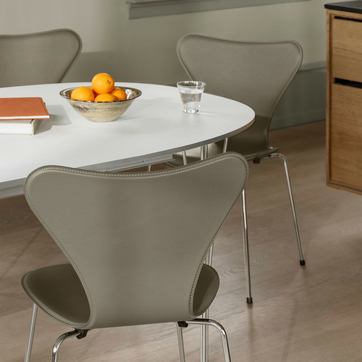 FRITZ HANSEN フリッツ・ハンセン SERIES 7 TAILORED セブンチェア テーラード 3107 チェア フルパディング ハーネスレザー