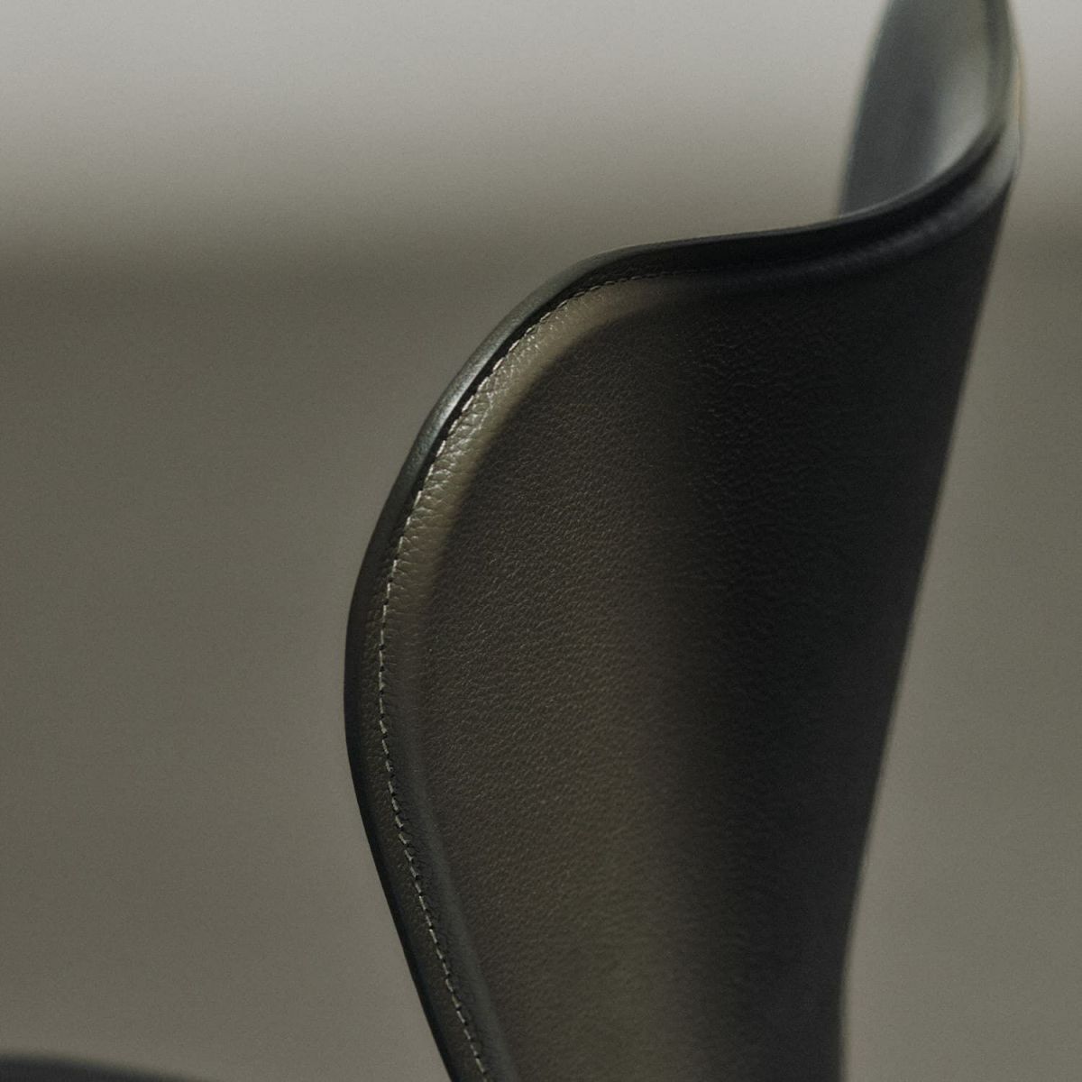 FRITZ HANSEN フリッツ・ハンセン SERIES 7 TAILORED セブンチェア テーラード 3107 チェア フルパディング ハーネスレザー