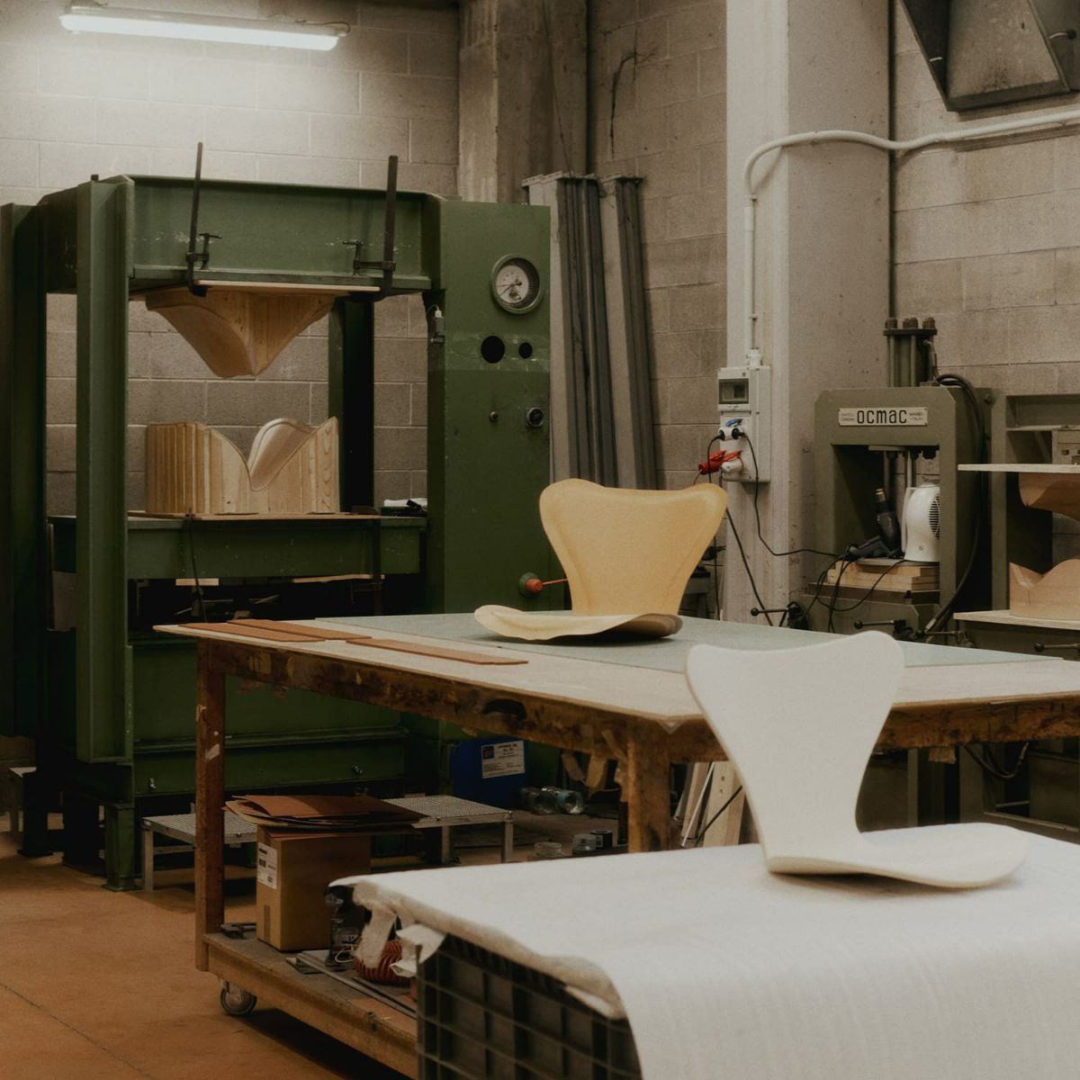 FRITZ HANSEN フリッツ・ハンセン SERIES 7 TAILORED セブンチェア テーラード 3107 チェア フルパディング ハーネスレザー