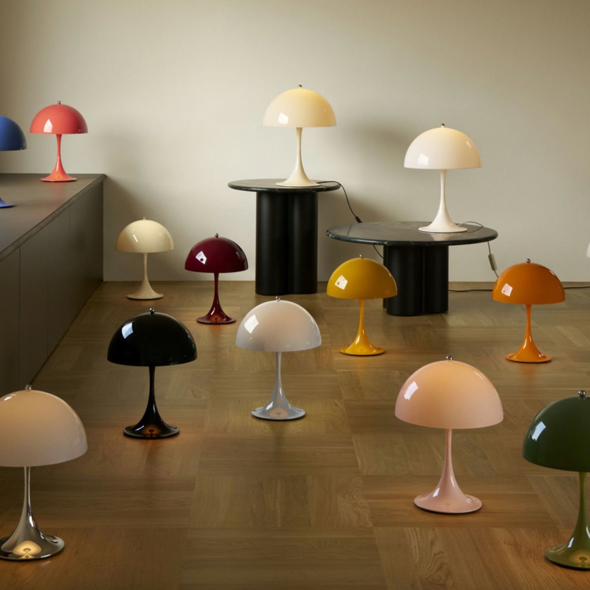 Louis Poulsen ルイスポールセン Panthella 320 Table パンテラ 320 テーブル テーブルランプ カラー：オパール・ベージュ デザイン：ヴェルナー・パントン