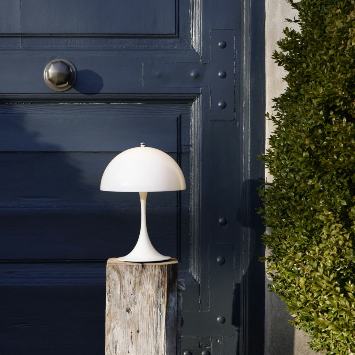 Louis Poulsen ルイスポールセン Panthella 250 Portable パンテラ 250 ポータブル テーブルランプ カラー：オパール・ペール・ブルー デザイン：ヴェルナー・パントン